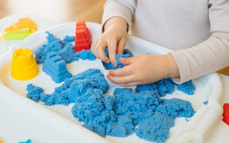 Sensorische Speelbakken: Spelenderwijs Ontwikkelen voor Baby’s en Jonge Kinderen